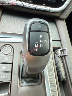 Xe VinFast Lux A 2.0 Plus 2.0 AT 2021