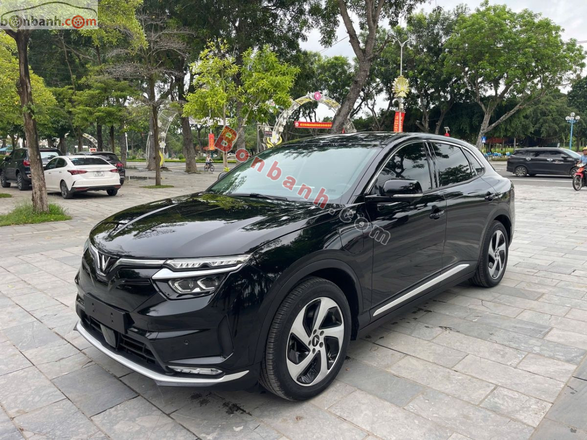 VinFast VF8 Eco AWD