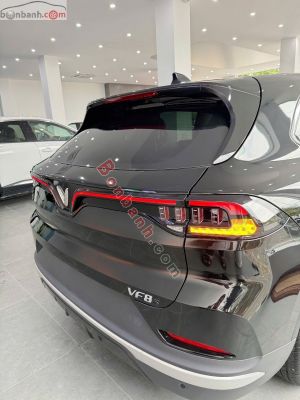 Xe VinFast VF8 S 2024
