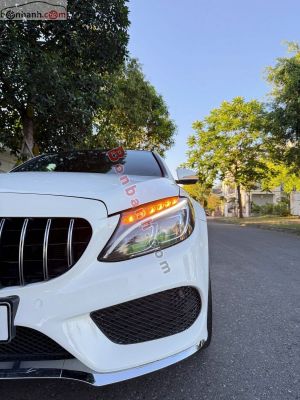 Xe Mercedes Benz C300 AMG 2017