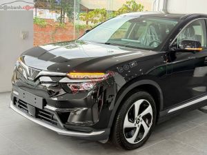 Xe VinFast VF8 S 2024