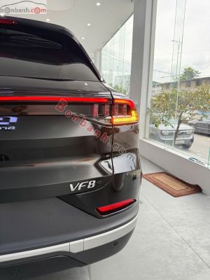 Xe VinFast VF8 S 2024