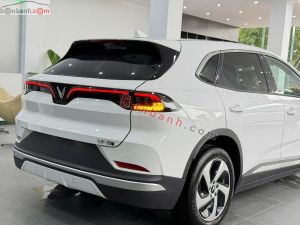 Xe VinFast VF8 S 2024