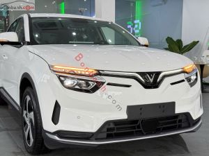 Xe VinFast VF8 S 2024