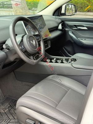 Xe VinFast VF8 Eco AWD 2023