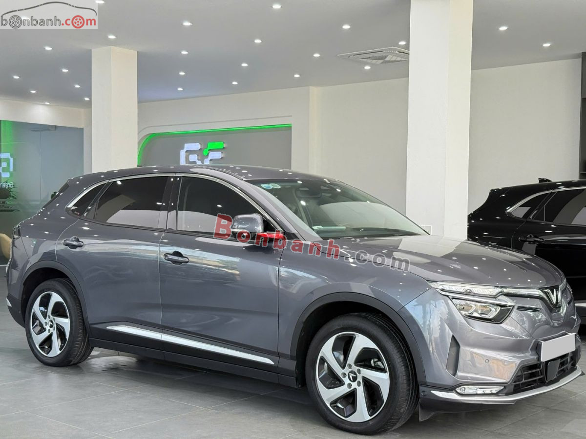 VinFast VF8 Eco AWD