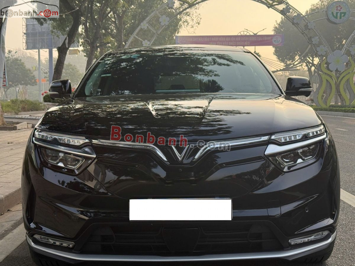 VinFast VF8 Eco AWD