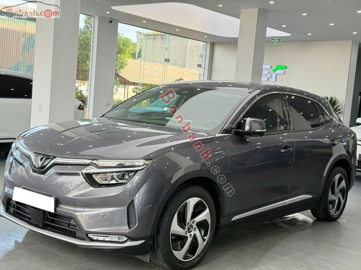 VinFast VF8 Eco AWD