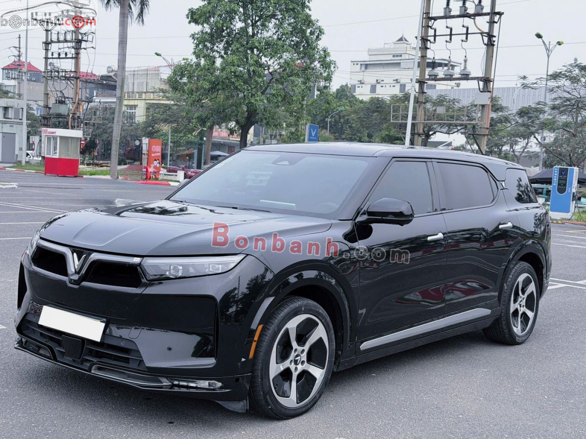 VinFast VF9 Eco