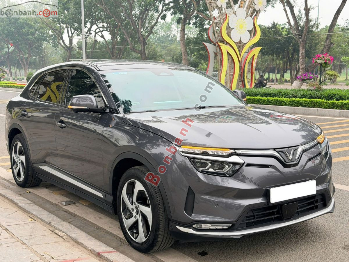 VinFast VF8 Eco AWD