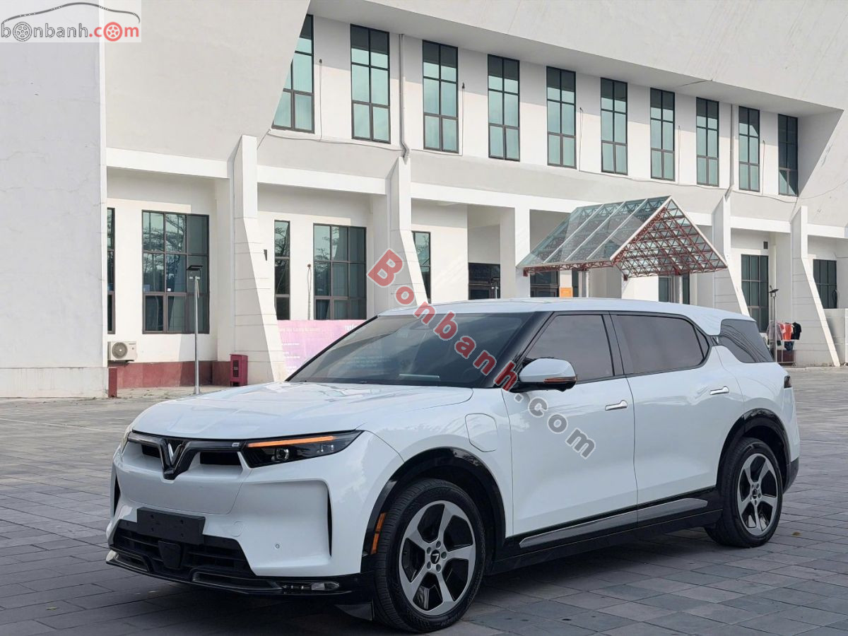 VinFast VF9 Eco