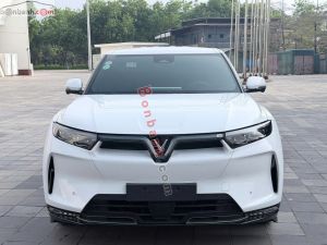 Xe VinFast VF9 Eco 2024