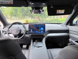 Xe VinFast VF9 Eco 2024